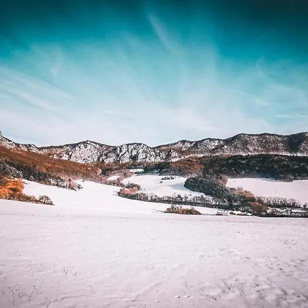 Koliba Pod Skalami