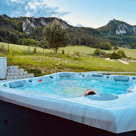 شاليه Koliba Pod Skalami Sulov